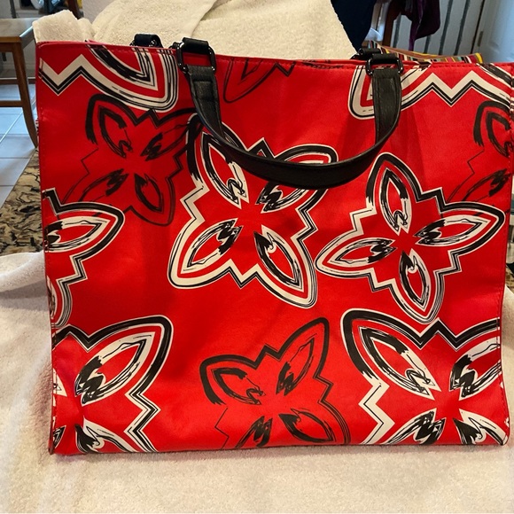 Tote Bag, Large BCBGeneration Tote - Picture 4 of 11